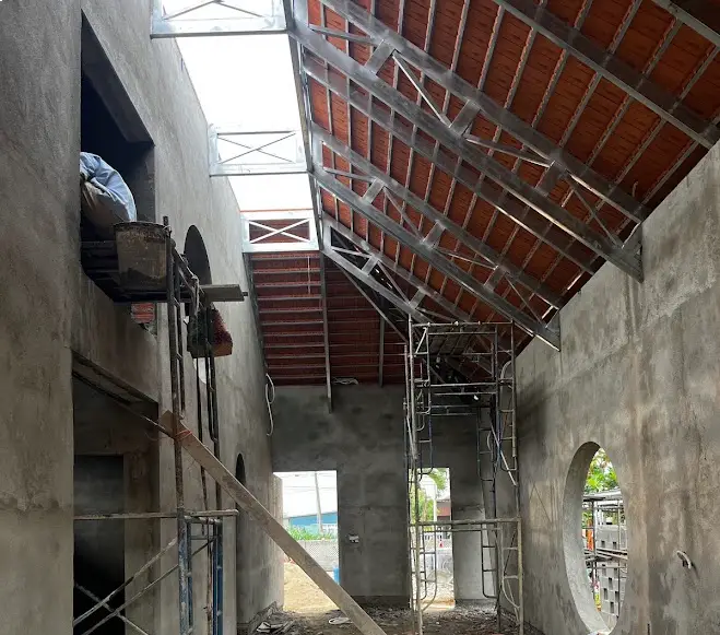 hệ khung có thể chịu rung động hoặc biến dạng nhẹ nếu cấu tạo không đủ ổn định
