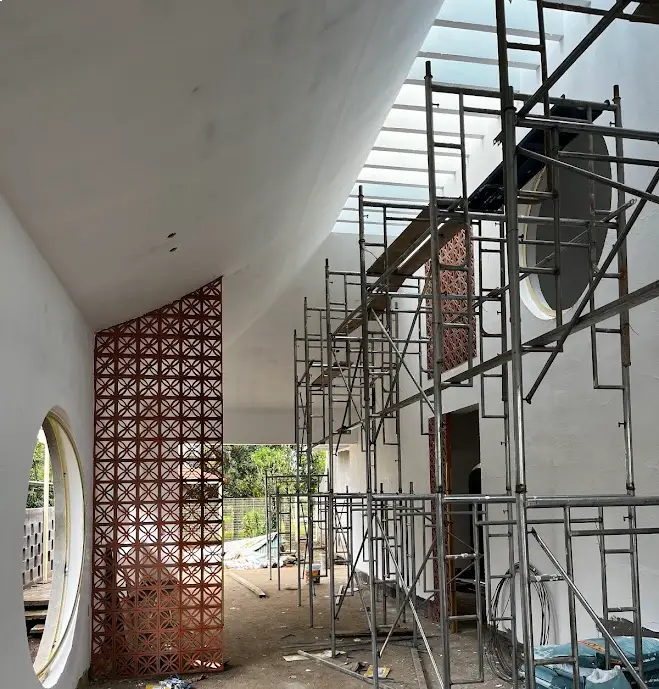 5 lưu ý khi thi công trần thạch cao uốn cong theo mái dốc