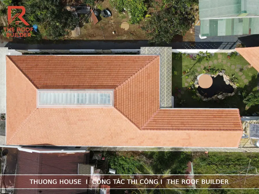 Các đường mái, cao độ, vị trí giao nhau và chi tiết hoàn thiện của Thương House